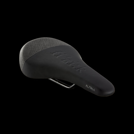 Fizik Gravita Alpaca X5 MTB Saddle with Tool Kit