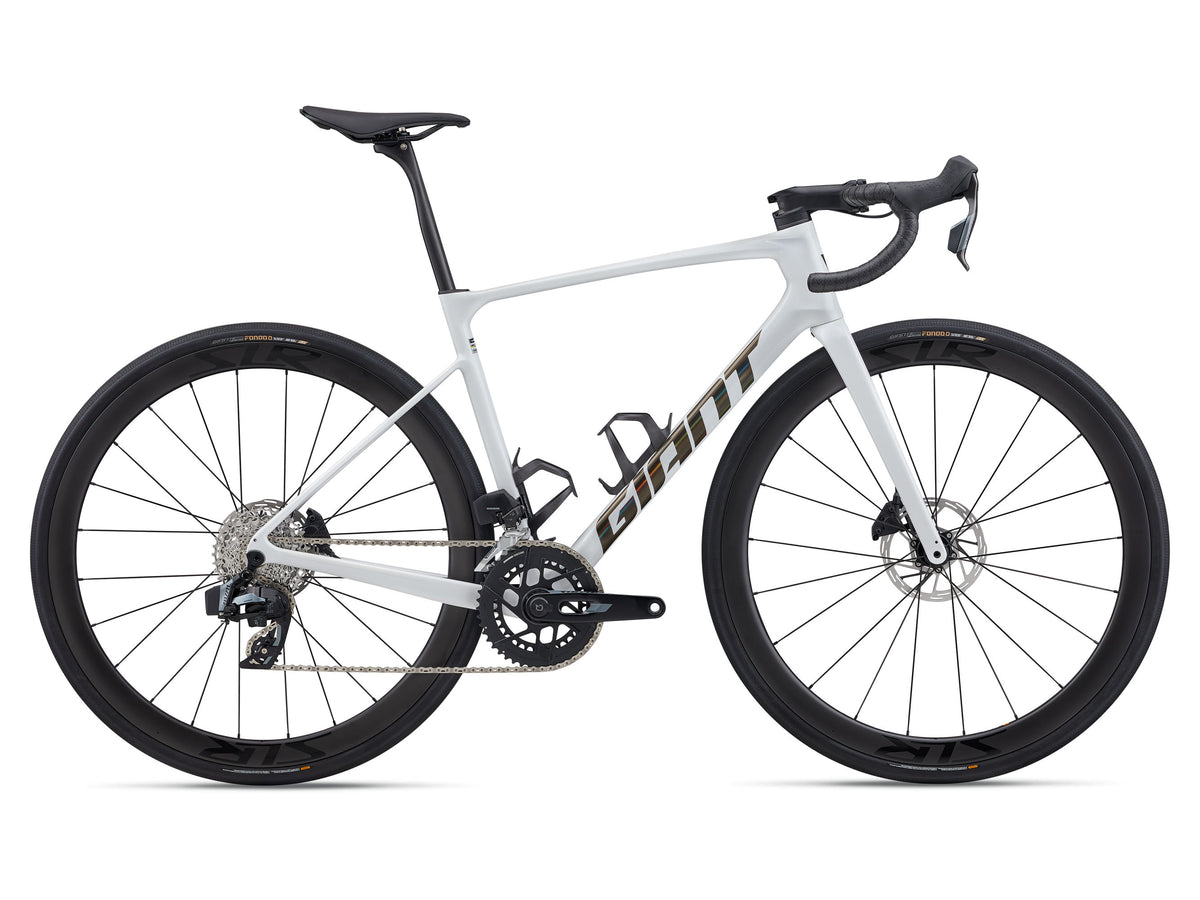 Giant Defy Advanced Pro 1 2026 Road Bike
