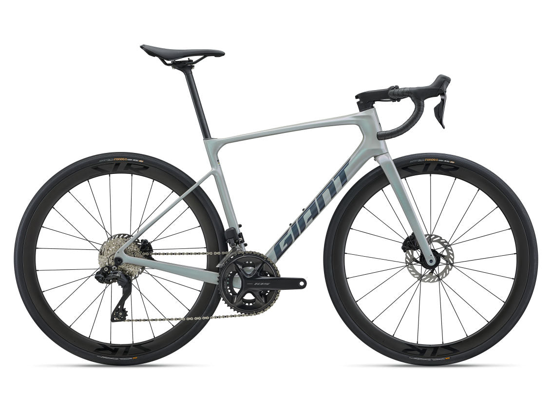 Giant Defy Advanced 0 2027 Road Bike