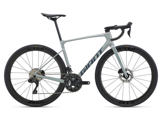 Giant Defy Advanced 0 2027 Road Bike