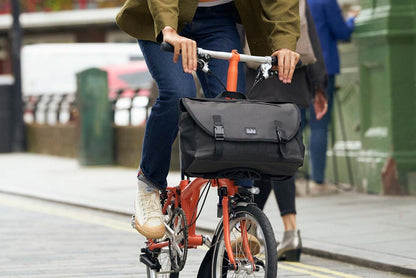 Brompton Metro Messenger Bag Medium in Black 13 Litres